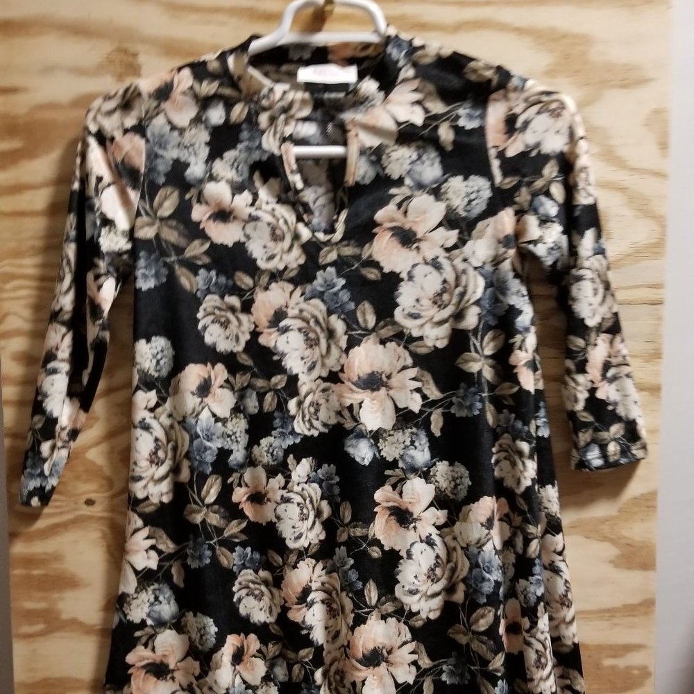 Peach Love Floral‎ Women's Dress Small